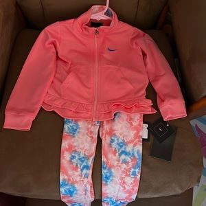 Brand New Toddler Girl Nike 2-piece set